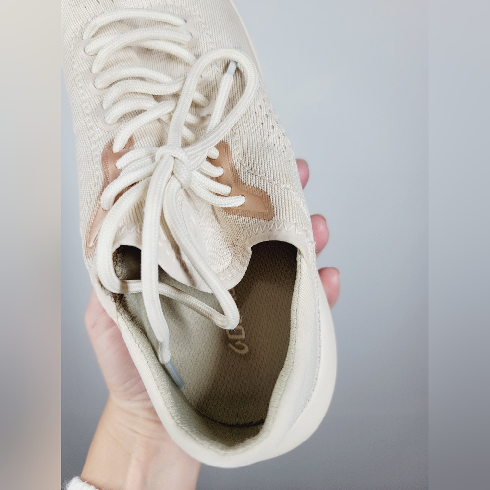 Olukai Women's Kāholo Sneaker, Size 7 - Picture 3 of 7